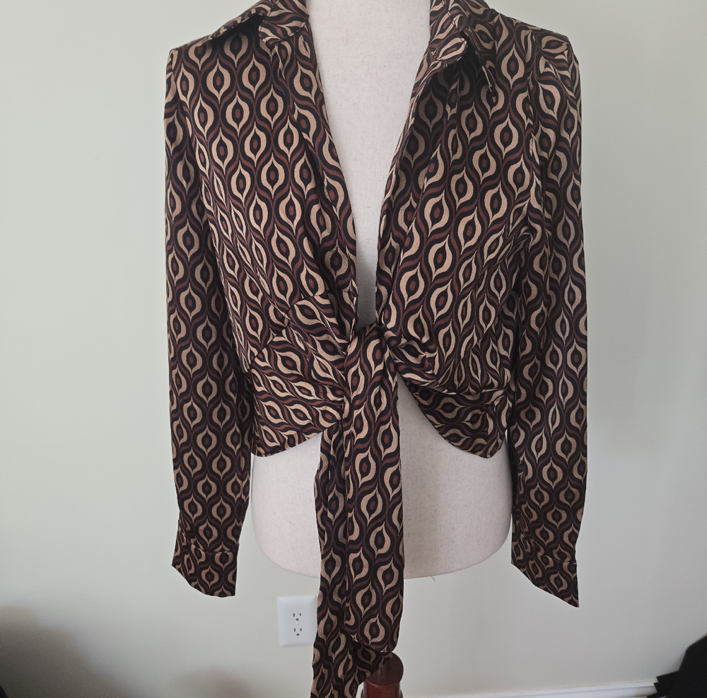 APRICOT Brown & Cream Geometric Tie-Front Button Down Top